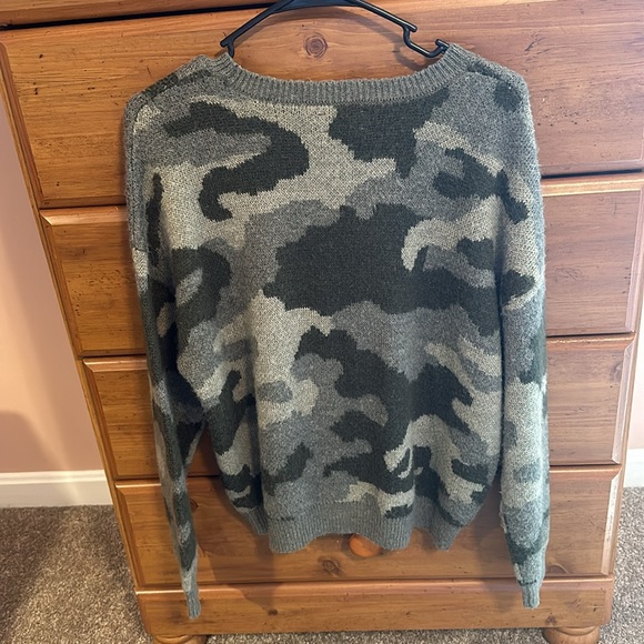 Lucky Brand cropped camo sweater - Picture 4 of 5